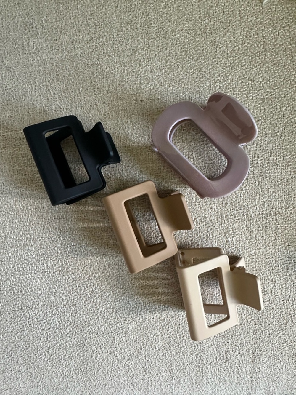 Neutral and Black Geometric Hair Claw Clip Set